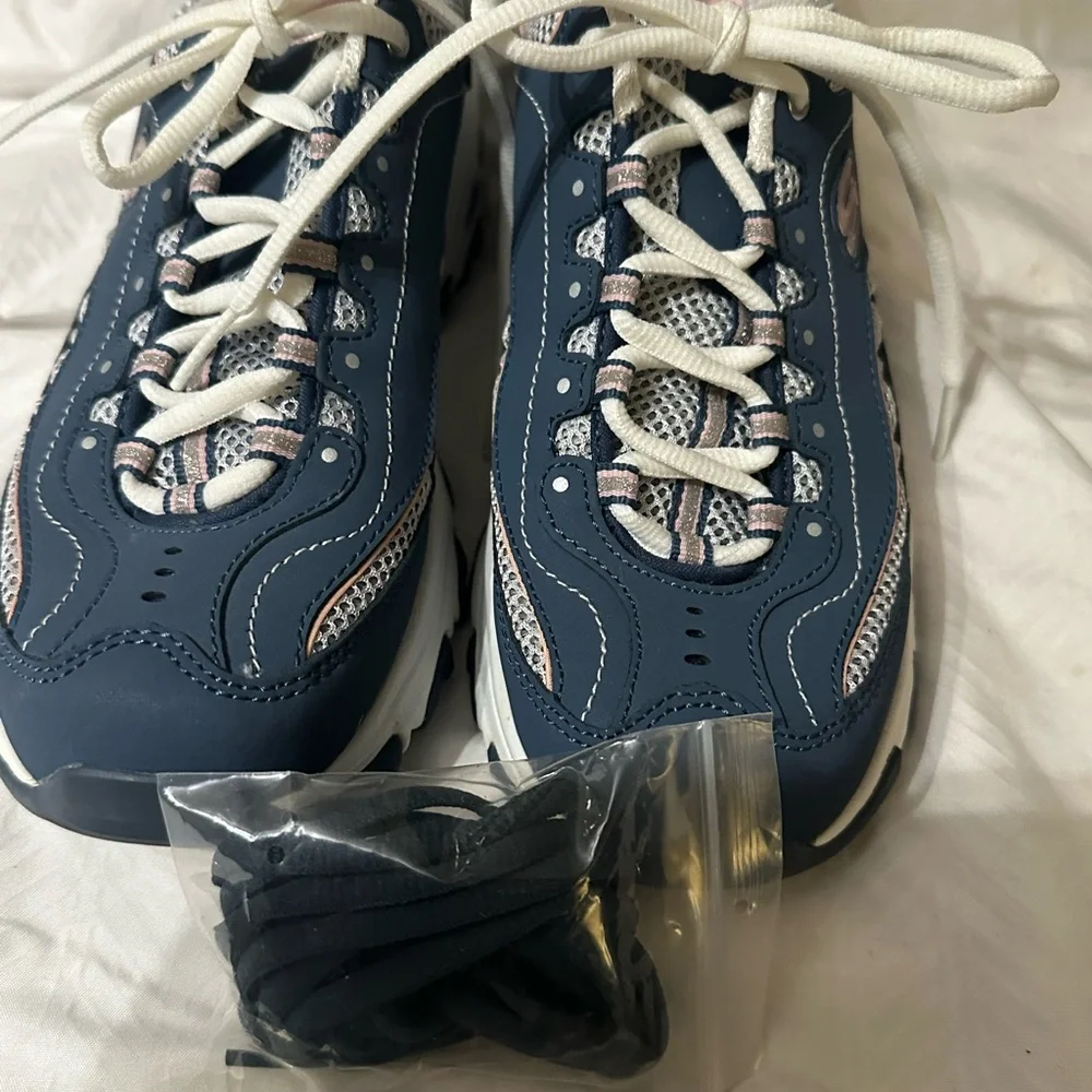 Skechers D’Lite Air Cooled Sneakers - Picture 2 of 9
